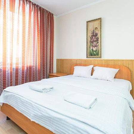 Квартира Студія Біля Оперного Театру По Вулиці Гонти 4-3А Lviv Eksteriør bilde