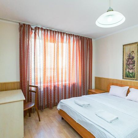 Квартира Студія Біля Оперного Театру По Вулиці Гонти 4-3А Lviv Eksteriør bilde