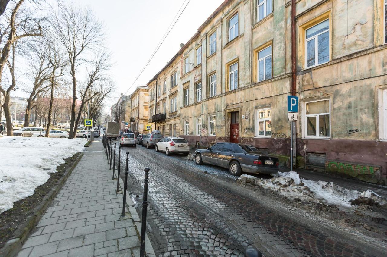 Квартира Студія Біля Оперного Театру По Вулиці Гонти 4-3А Lviv Eksteriør bilde